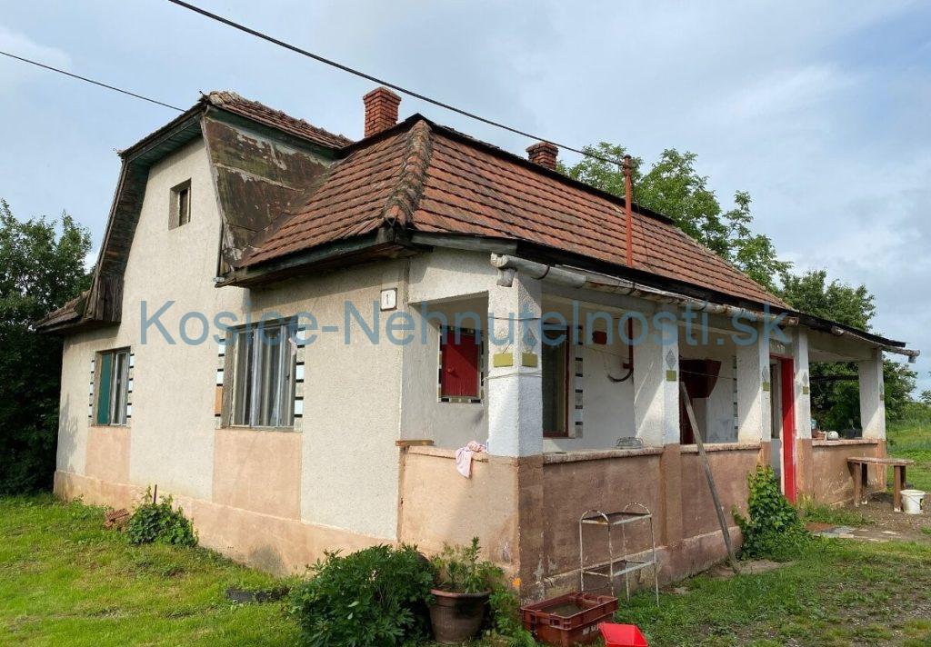Tehlový dom 3 izbový 112 m2 357 m2 pozemok v obci Vyšný Lánec pri Košiciach