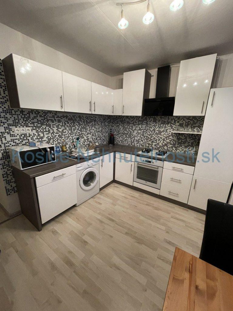 Predaj 2-izbový byt 63 m2 + 5 m2 lóggia Kalinovská Dargovských hrdinov Košice