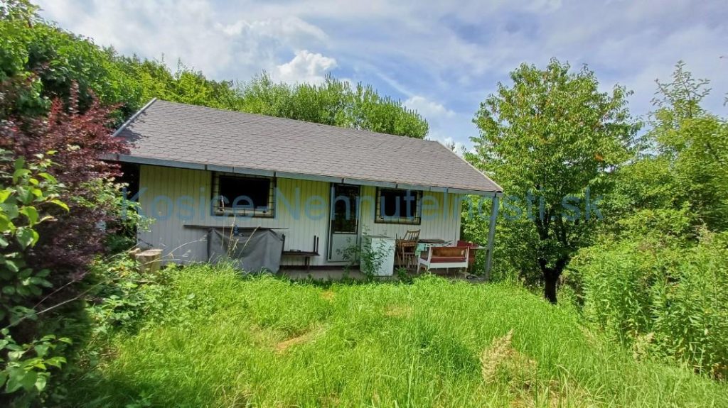 REZERVOVANÉ - Záhrada 383 m2 s chatou 2izb Košice - Zdoba
