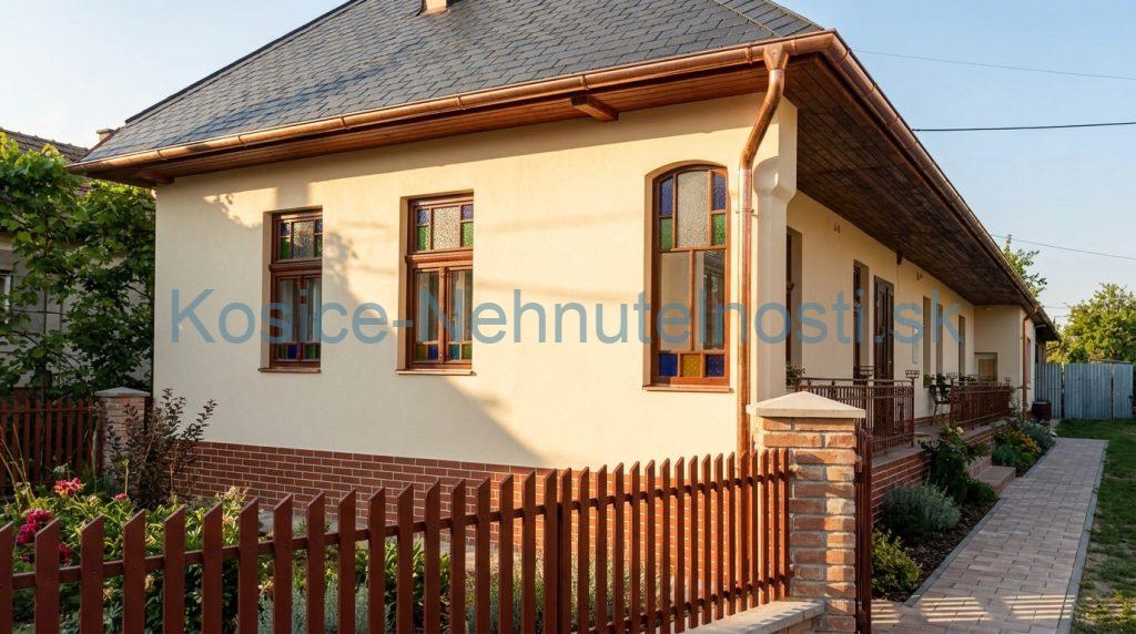 Gazdovský dom 5 izb., 1152 m2 pozemok - Malé Ozorovce