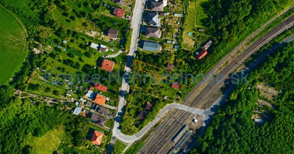 Predaj pozemok 720 m² v intraviláne obce Ruskov, Košice – okolie